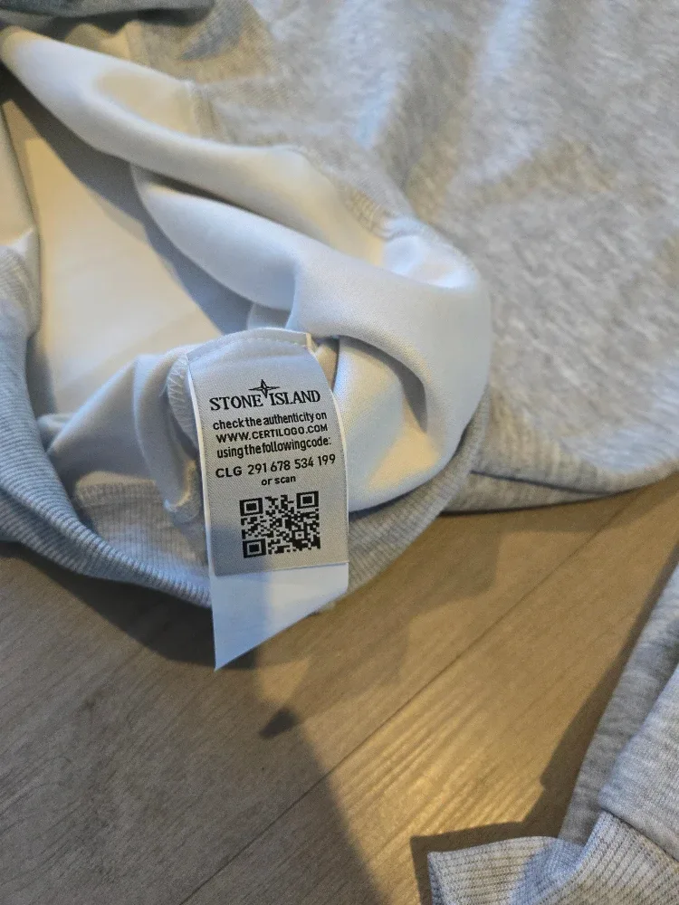 Stone Island Crewneck Sweatshirt – Size XL (Grey) image indicator(3)