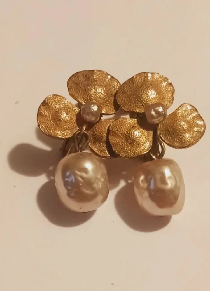 Antique Baroque Pearl Gold Tone Clip-on Earrings