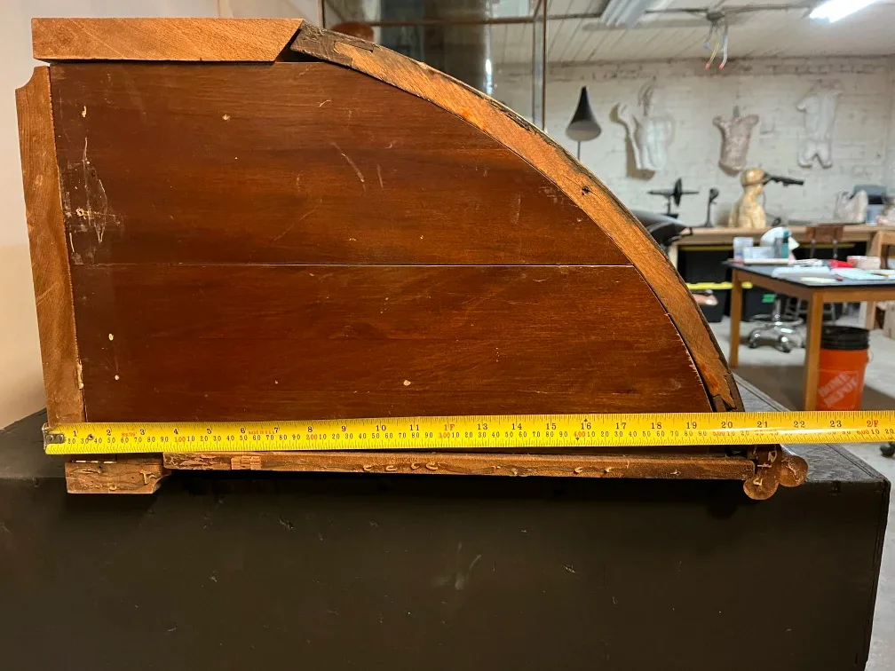 Antique Oak Curved Glass Display Case image indicator(6)