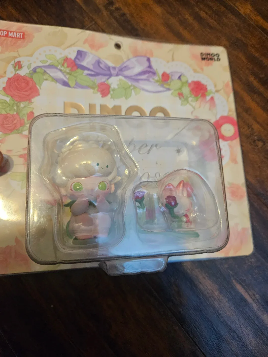pop mart DIMOO Whisper of the Rose Figure image indicator(2)
