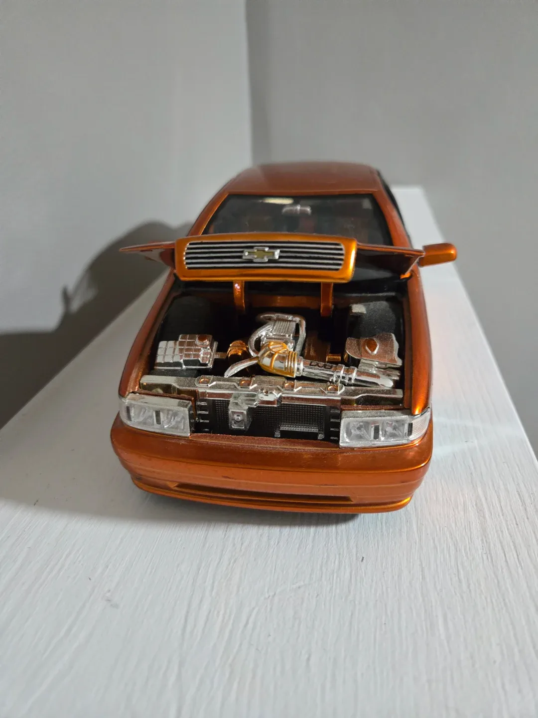 1/18 scale DUB Chevrolet Impala SS Diecast Car image indicator(3)