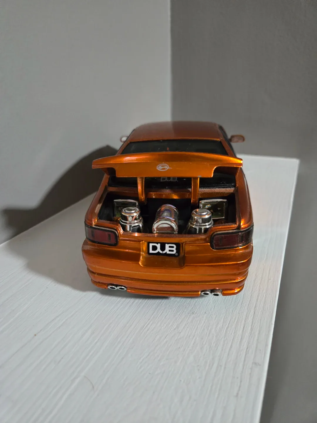 1/18 scale DUB Chevrolet Impala SS Diecast Car image indicator(4)