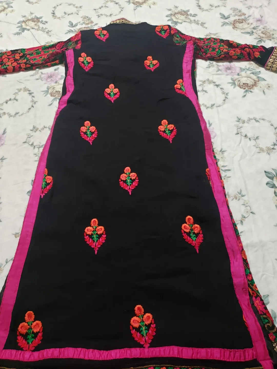 Embroidered Black kurta with hot pink salwar image indicator(3)
