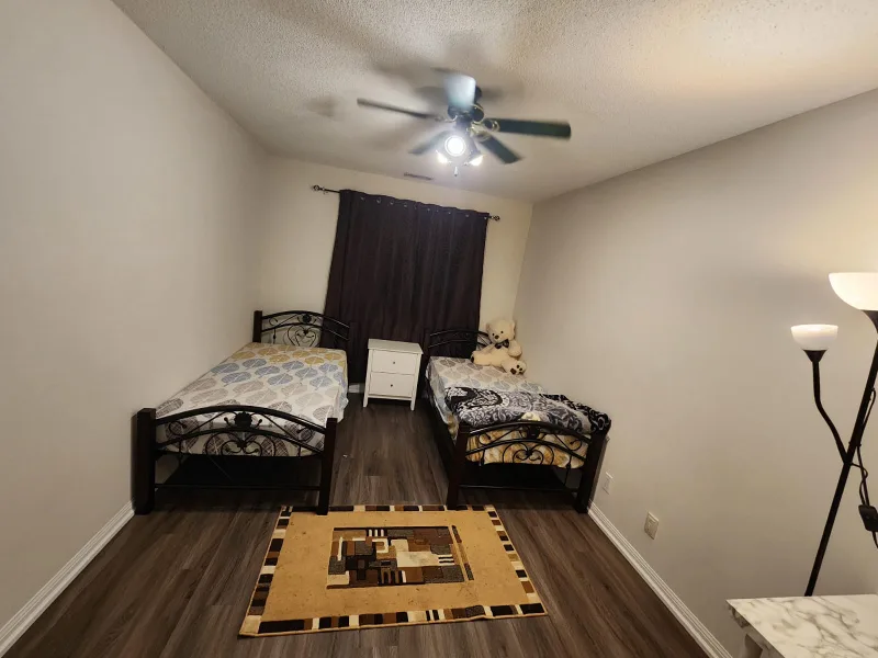 room for rent image indicator(5)