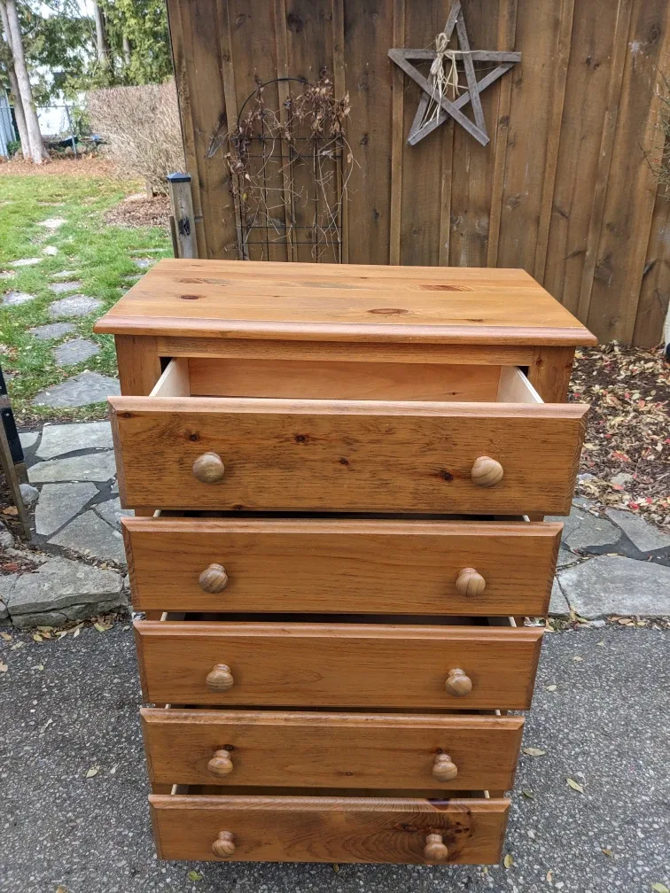 5 Drawer Tallboy Dresser in Solid Pine image indicator(8)