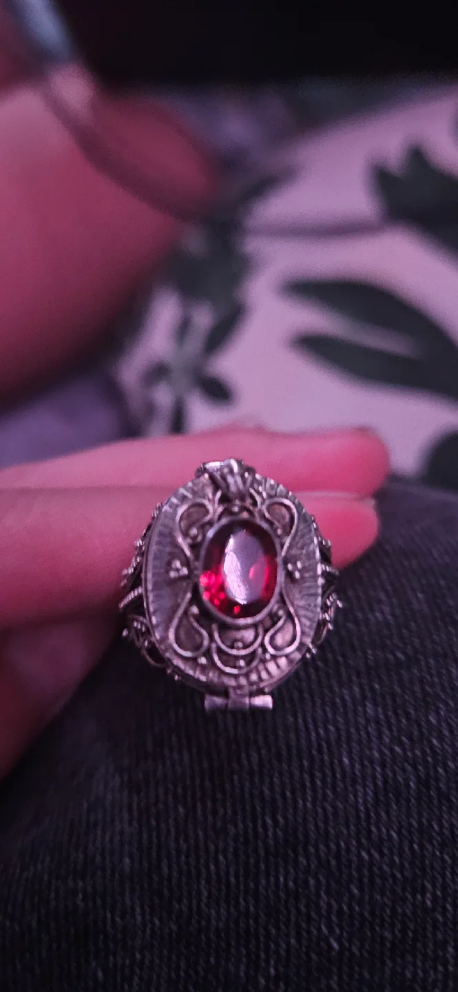 Vintage Silver Ring with Red Stone image indicator(3)