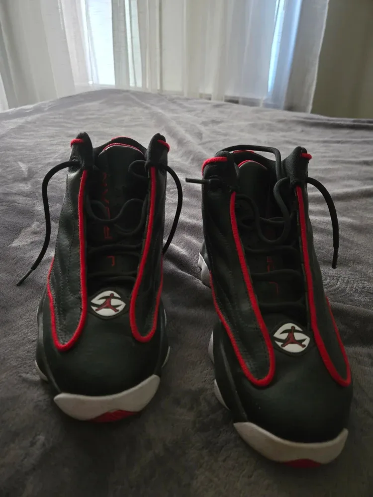Jordan Black/Red Pro Strongs