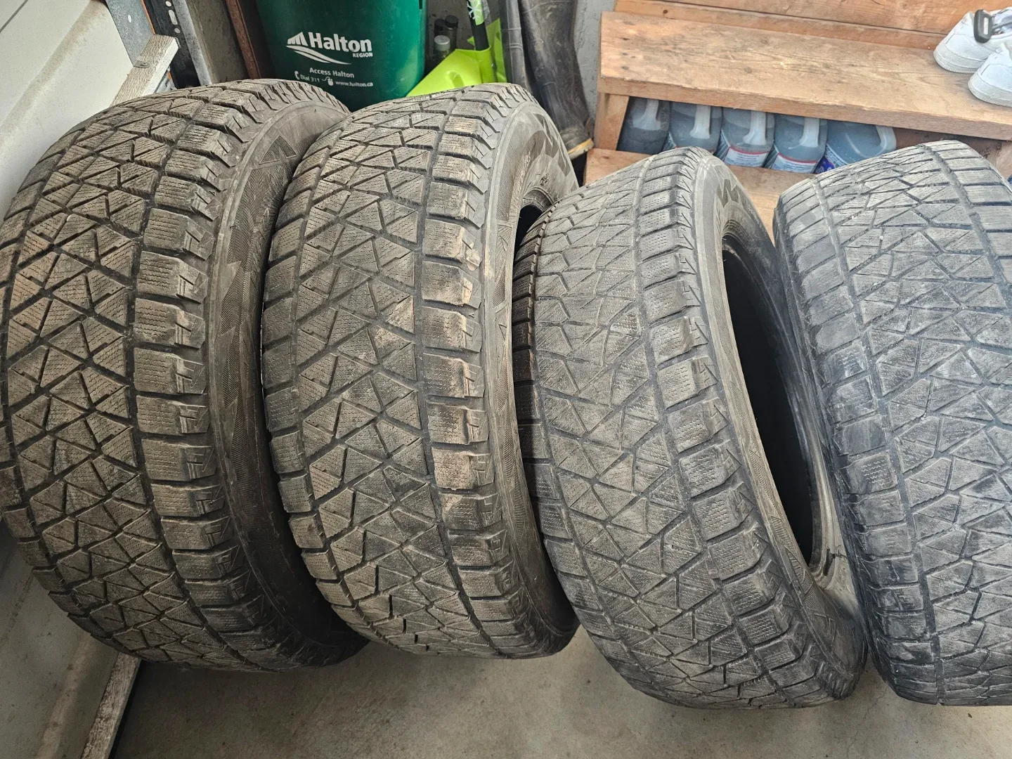 Set of 4 Winter Tires 245/65R17 image indicator(2)