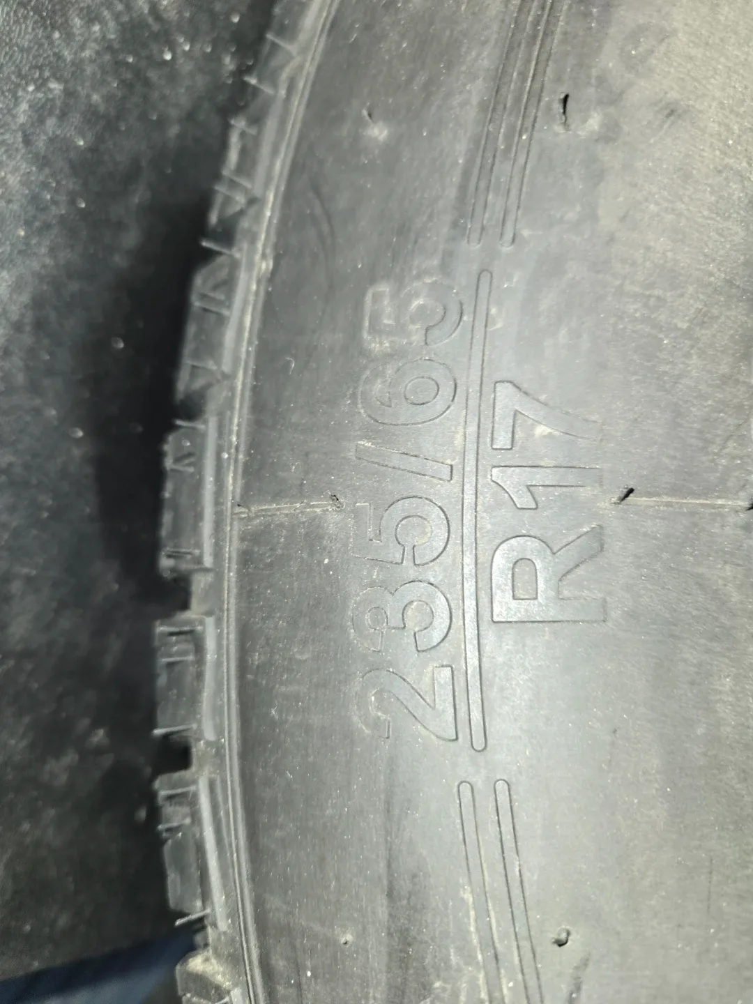 Uniroad 235/65 R17 Snow Tire image indicator(4)