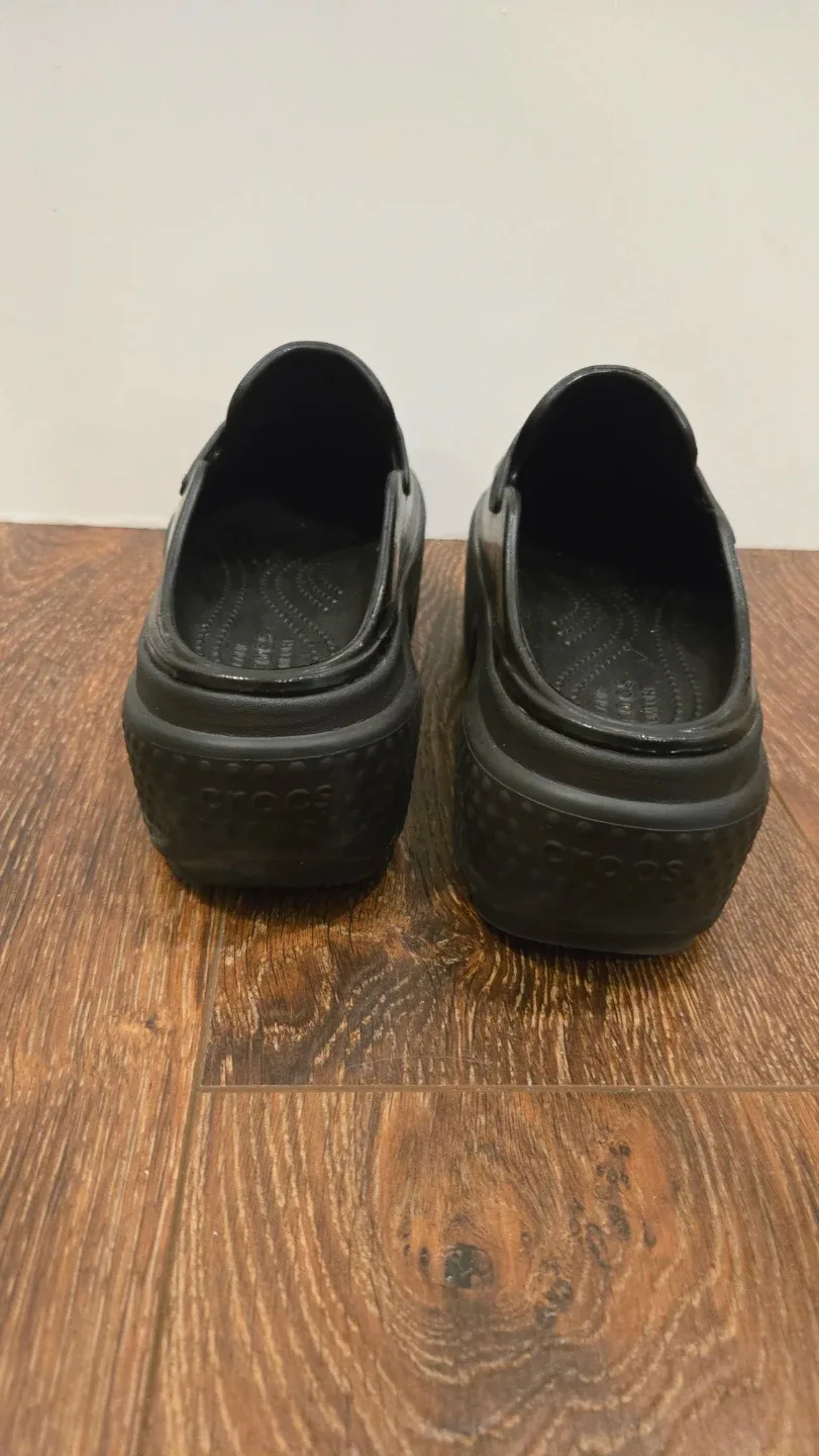 Crocs Black Platform Loafer Clogs size 7 image indicator(3)