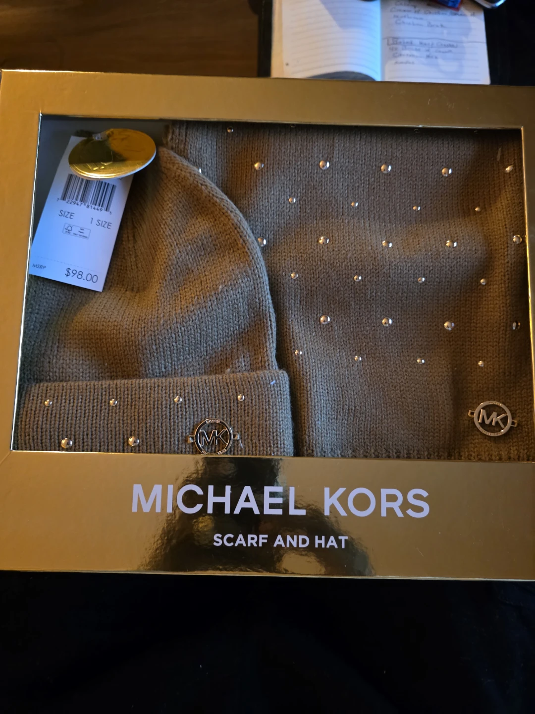 Michael Kors Scarf and Hat Set - New in Box! - photo 2