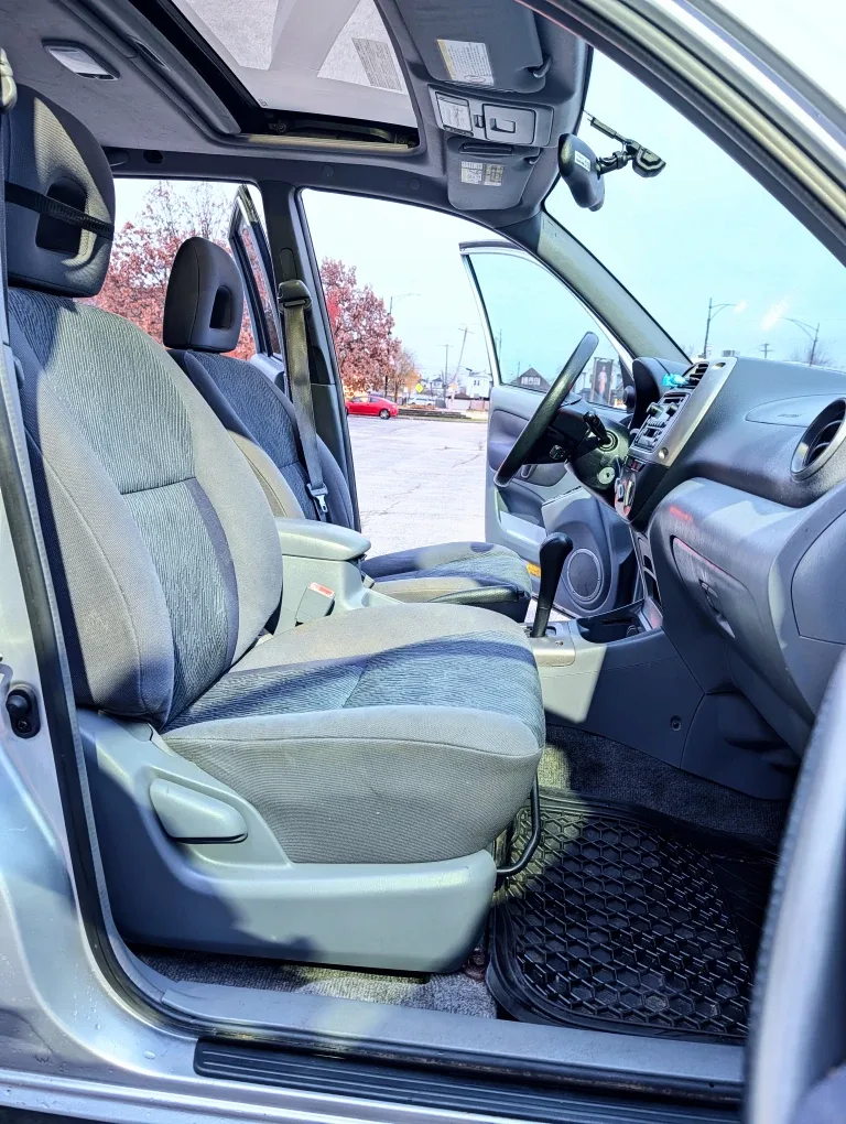 2002 Toyota RAV4  AWD image indicator(8)