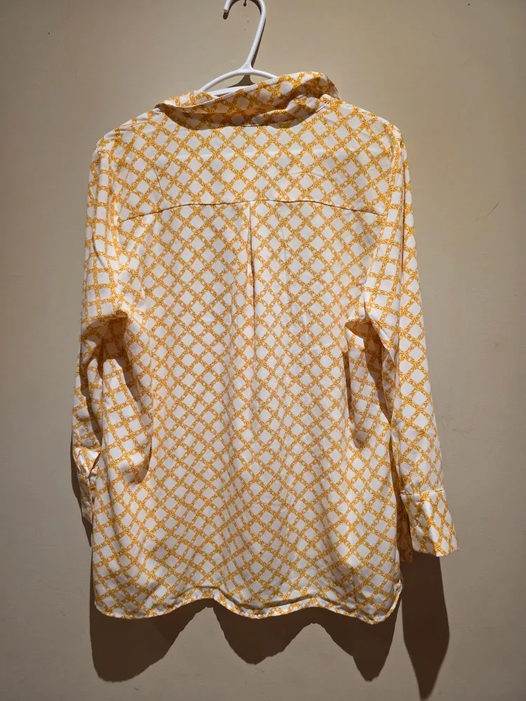 New SIGNT Women's Blouse - Size L image indicator(2)