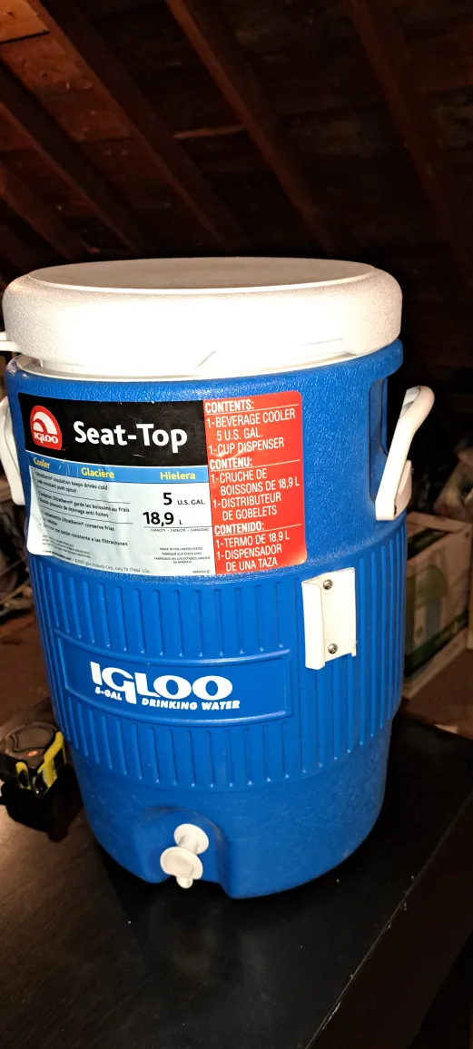 Igloo Seat-Top 5-Gal Beverage Cooler