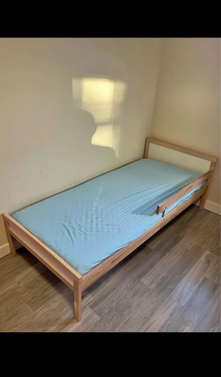 IKEA SNIGLAR Bed Frame with UNDERLIG Mattress image indicator(2)