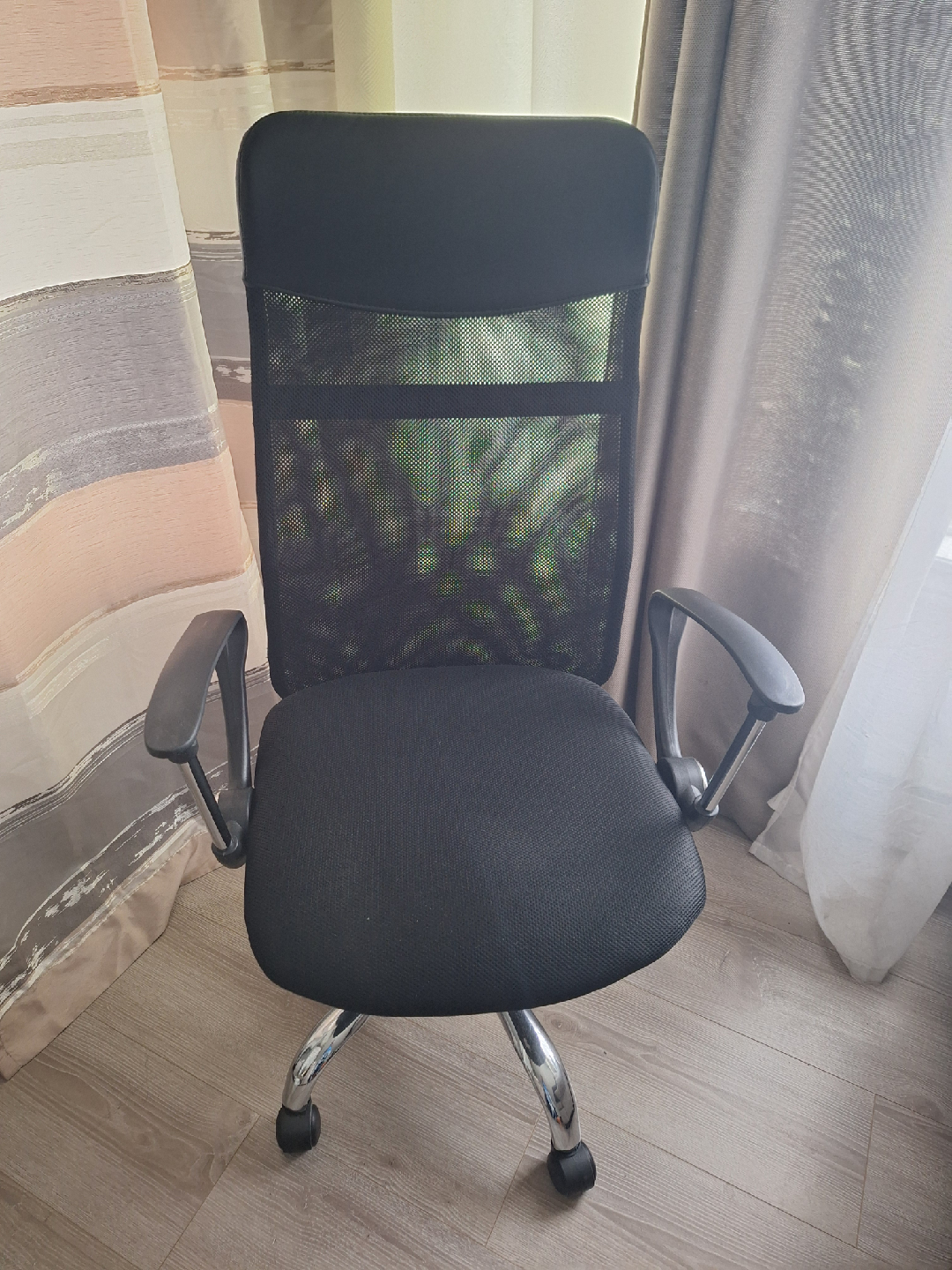 Black Office Chair - photo 2