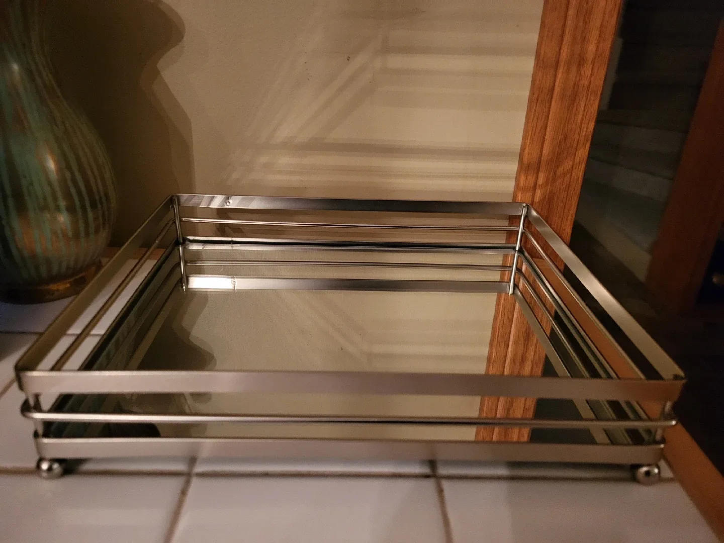 Vanity Tray & Makeup Mirror Brand New image indicator(2)