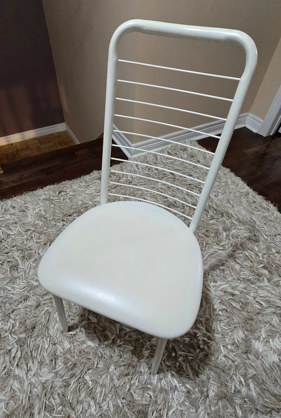 White  Chairs image indicator(5)