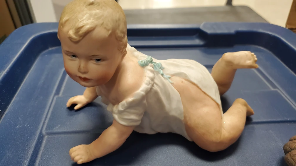 Vintage German Porcelain Crawling Baby Figurine - photo 5