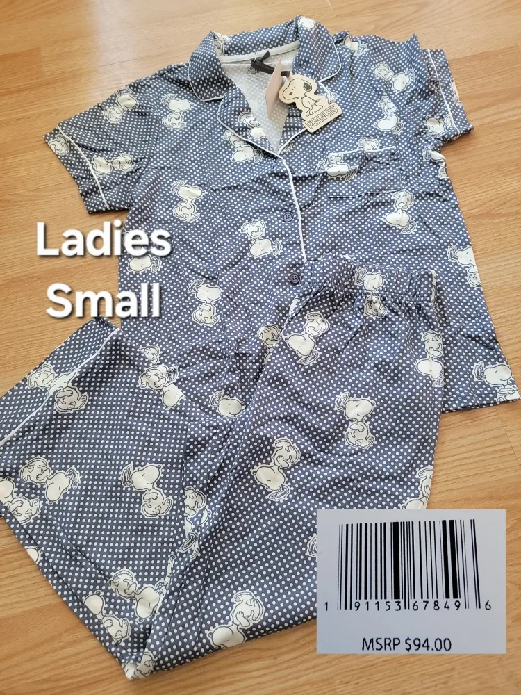 New Peanuts Ladies Pajama Sets image indicator(3)