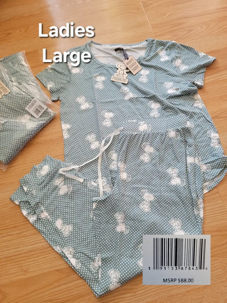 New Peanuts Ladies Pajama Sets image indicator(4)