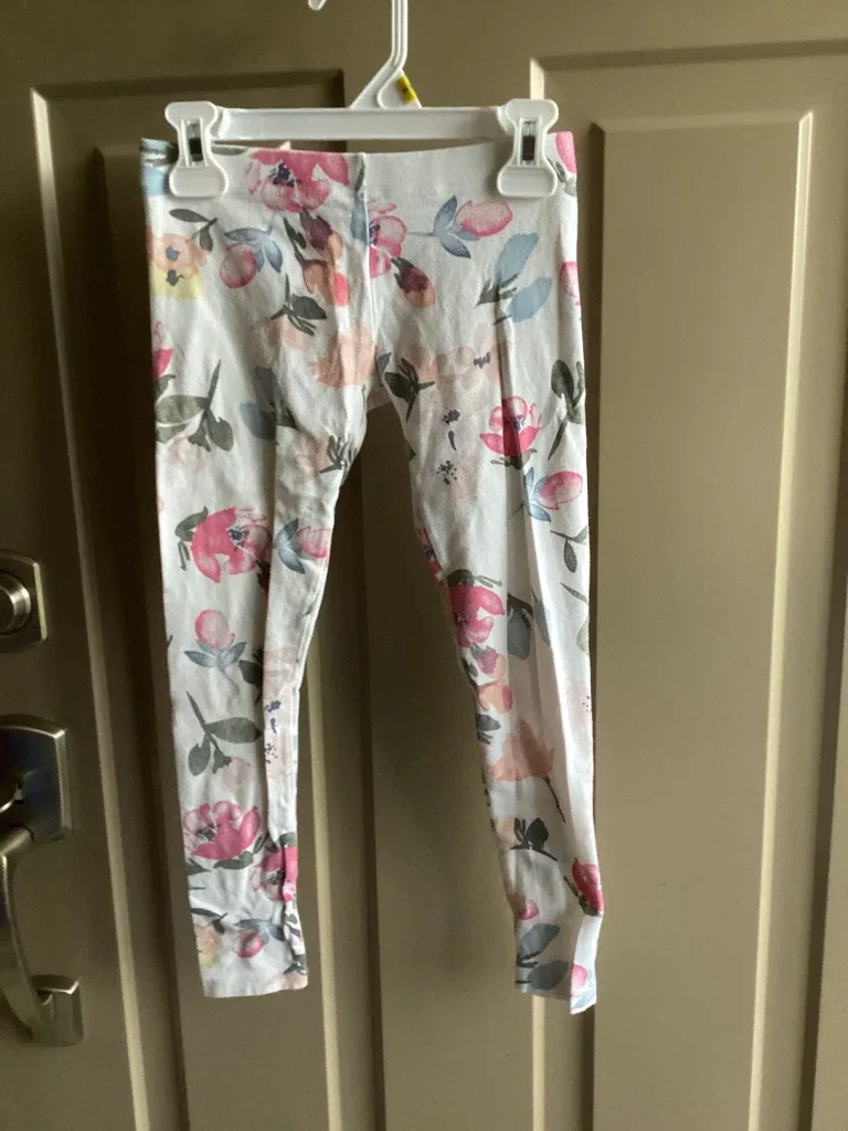 Girls sz 7/8 leggings, $4 each image indicator(3)