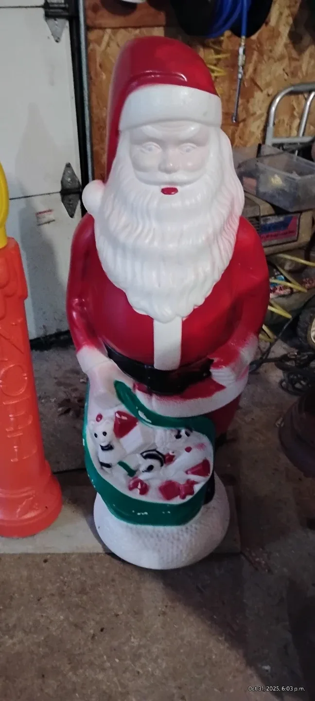 Vintage Blow Mold Santa & Candle image indicator(2)