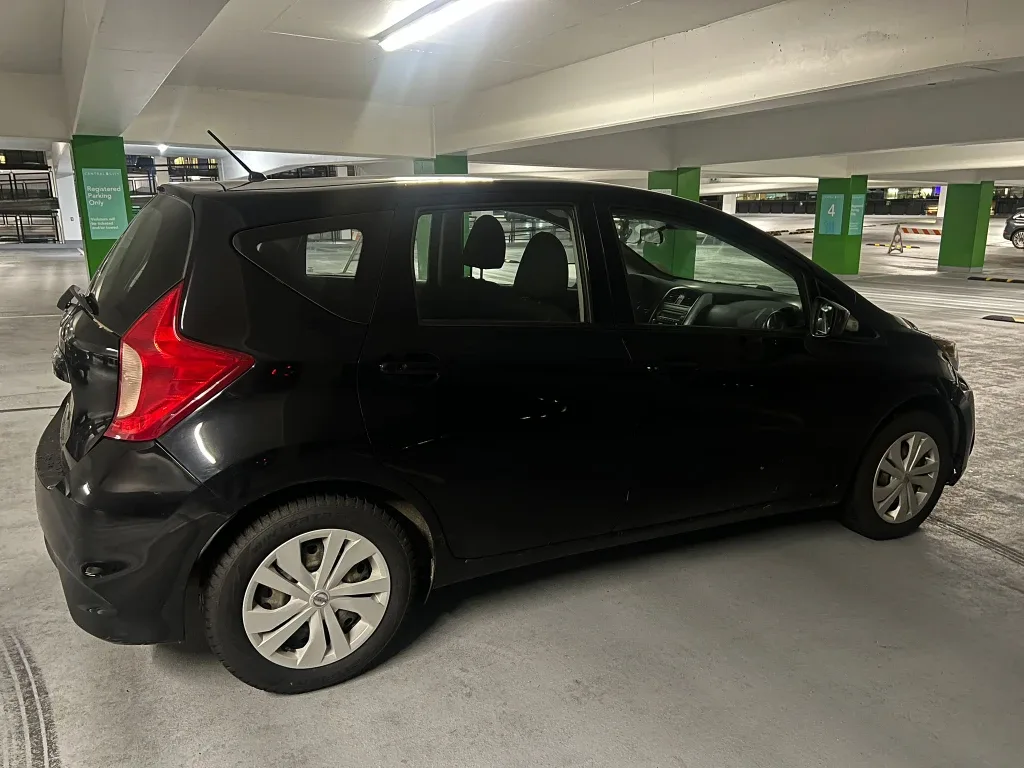 Black Nissan Versa Note image indicator(6)