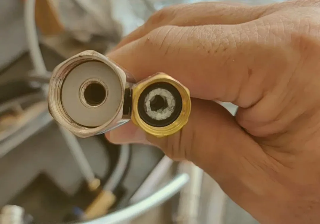 brand new kitchen faucet image indicator(2)