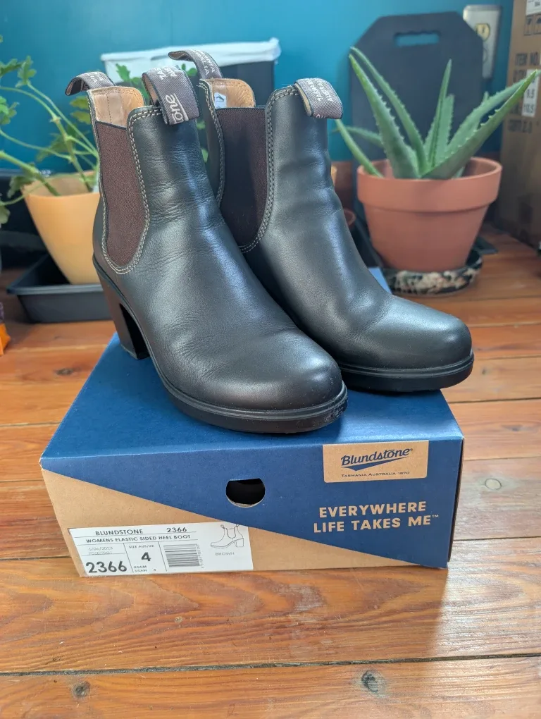 Blundstone High Heel Leather Boots image indicator(3)