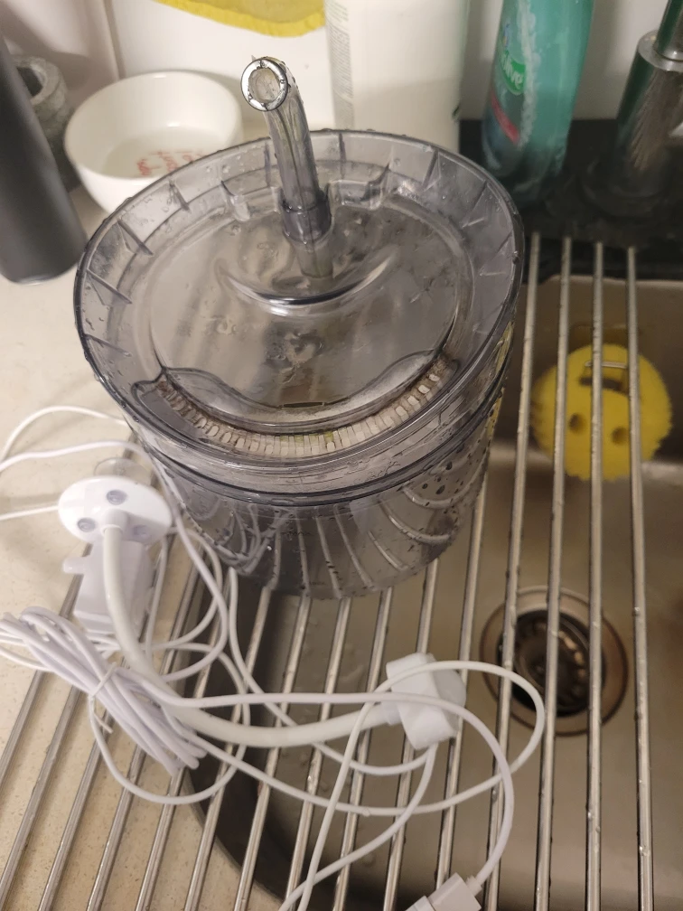 Movement Detection Pet Water Fountain, Free filters