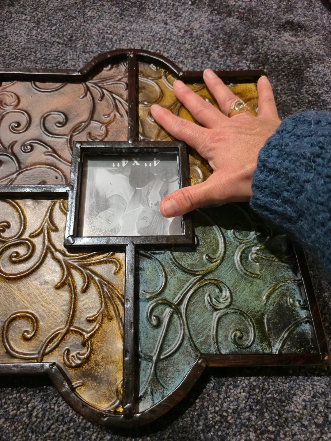 Decorative Metal Photo Frame - Holds 4"x4" Photo image indicator(6)