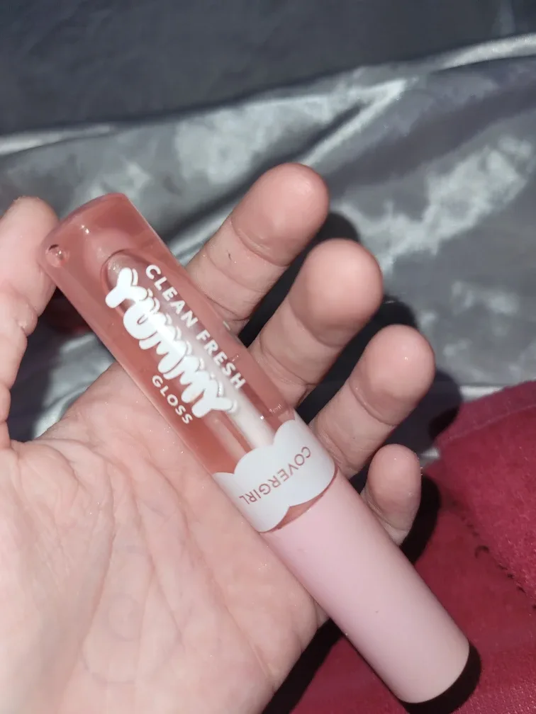 Covergirl Yummy Clean Fresh Lip Gloss image indicator(2)