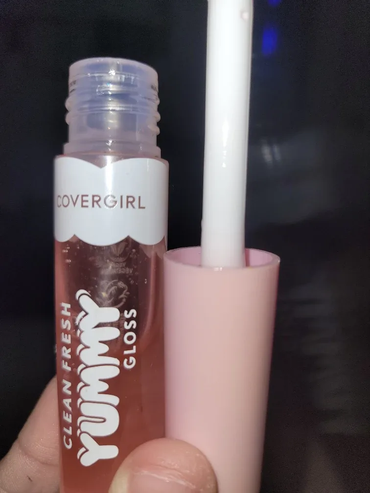 Covergirl Yummy Clean Fresh Lip Gloss image indicator(3)