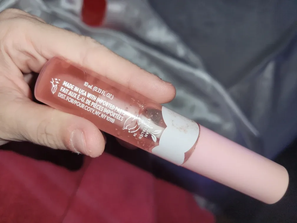 Covergirl Yummy Clean Fresh Lip Gloss image indicator(4)