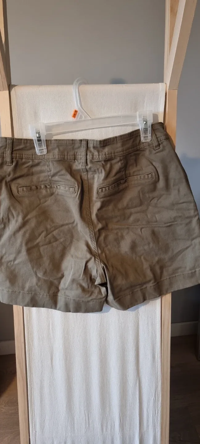 Suzy Shier Shorts - Size 5 image indicator(2)