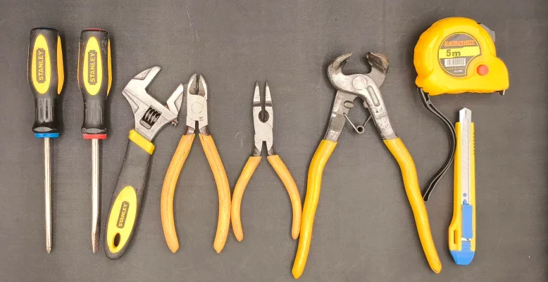 8-Piece Yellow Home Repair Tool Kit image indicator(2)