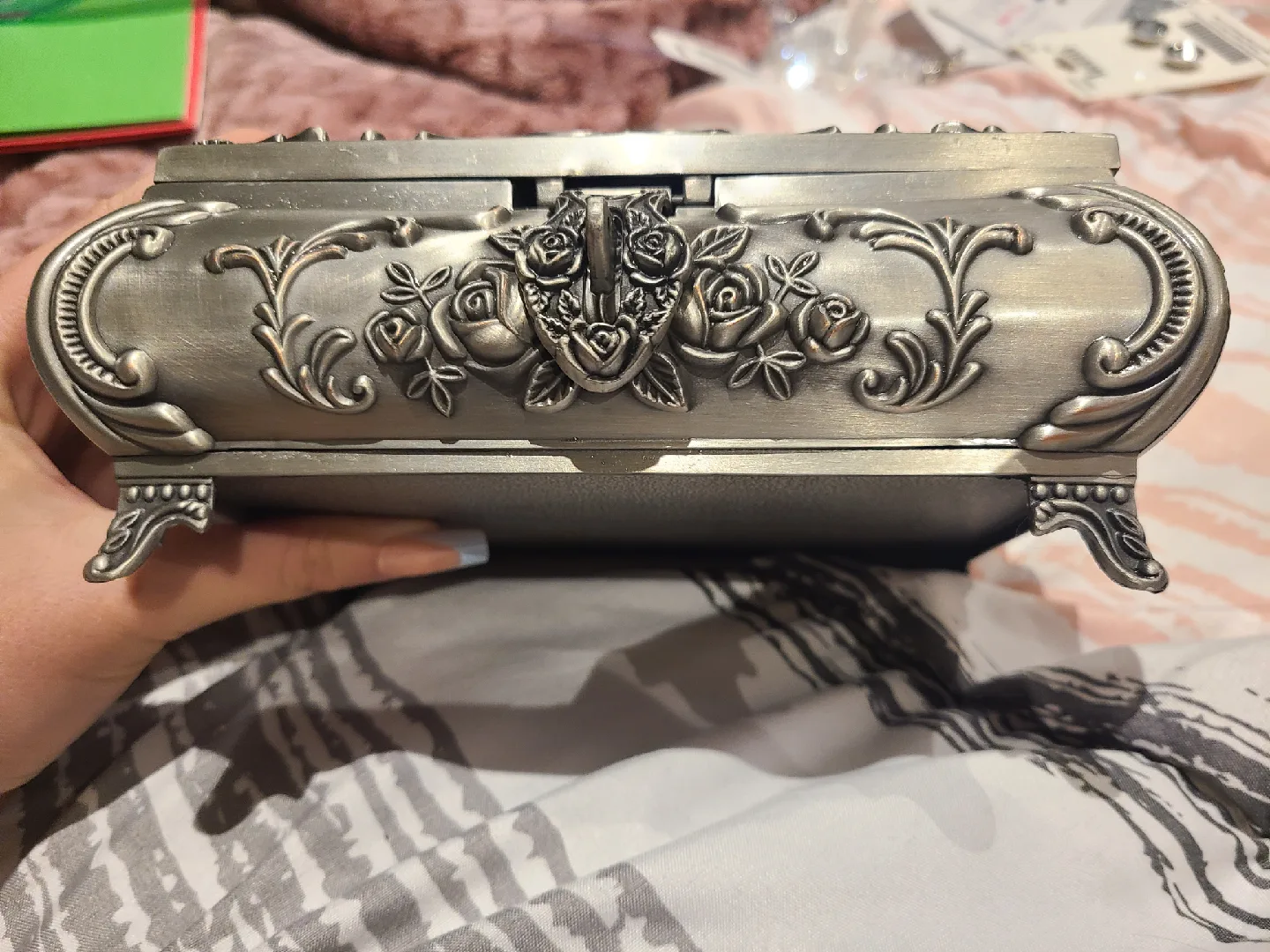Vintage Style Silver Jewelry Box image indicator(2)