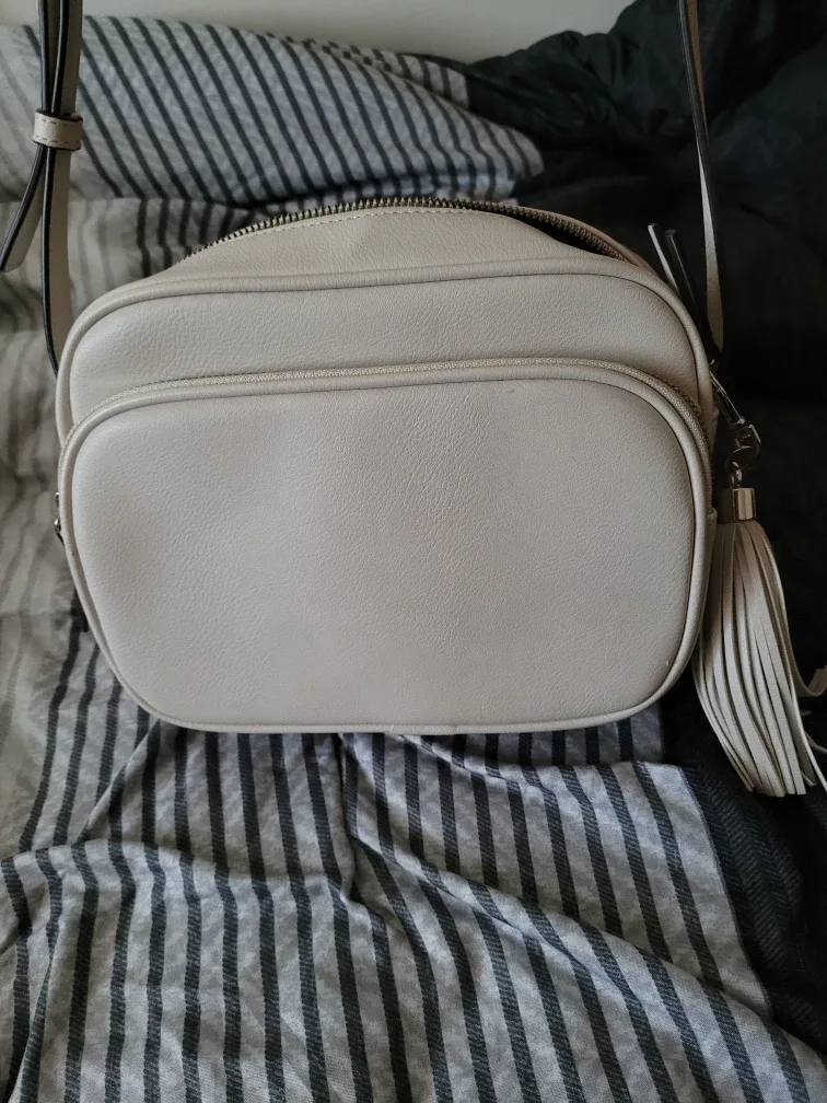 Beige Crossbody Bag with Tassel image indicator(2)