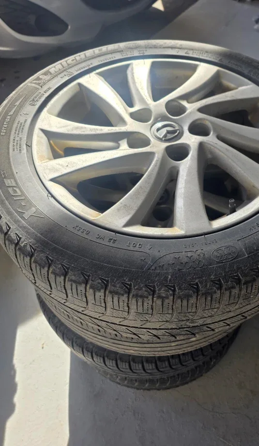 Mazda 5 & Infiniti Wheel/Tire Set image indicator(3)