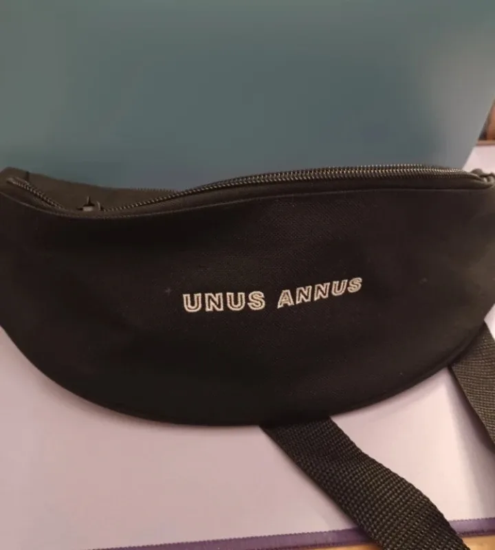 Unus Annus Black Fanny Pack