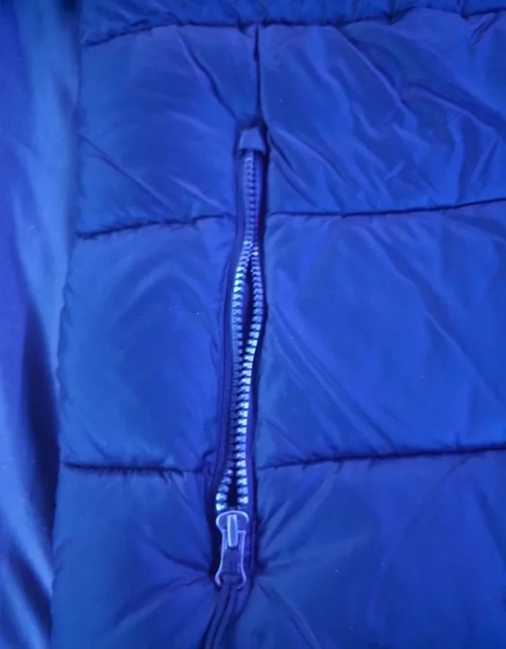 Columbia Puffer Jacket - Size XL image indicator(9)