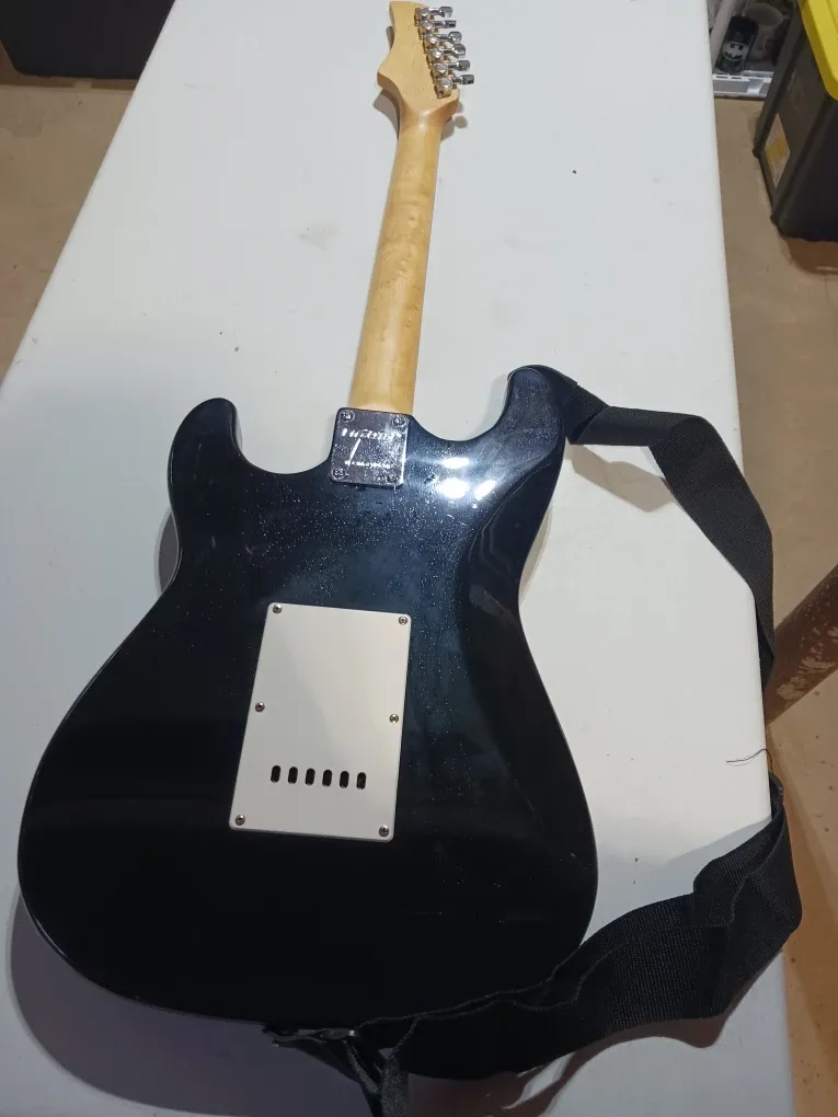 First Act Electric Guitar with Case image indicator(2)