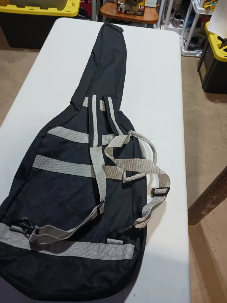 First Act Electric Guitar with Case image indicator(4)