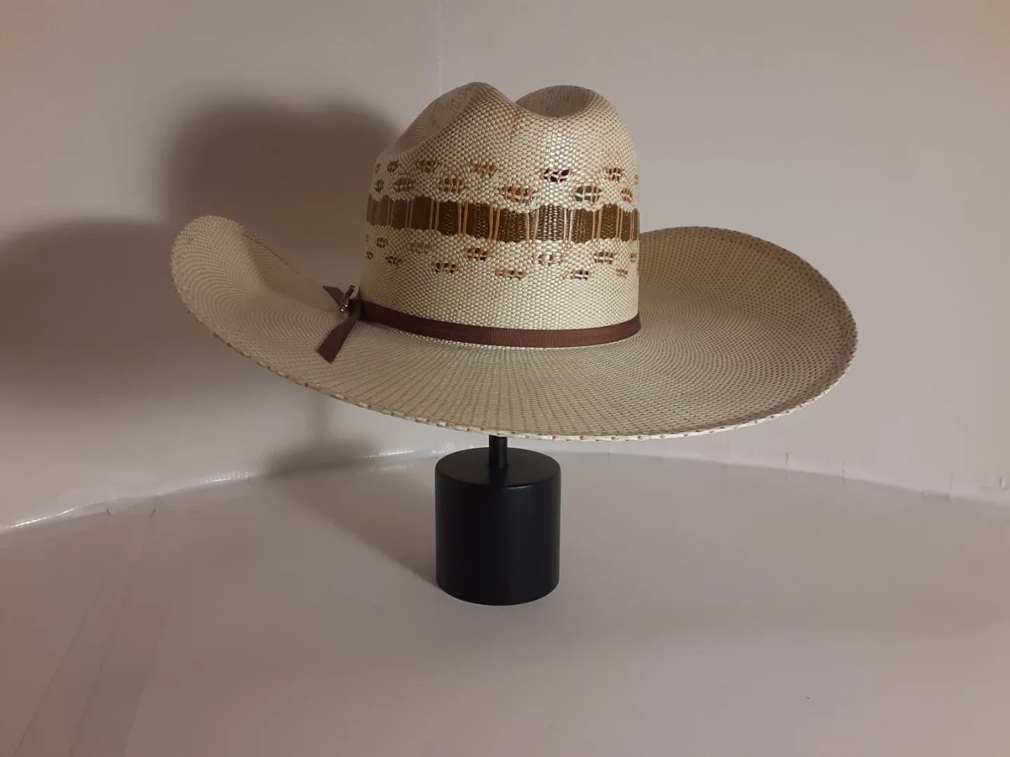 Twister Bangora Cowboy Hat | S: 7 1/8 image indicator(3)