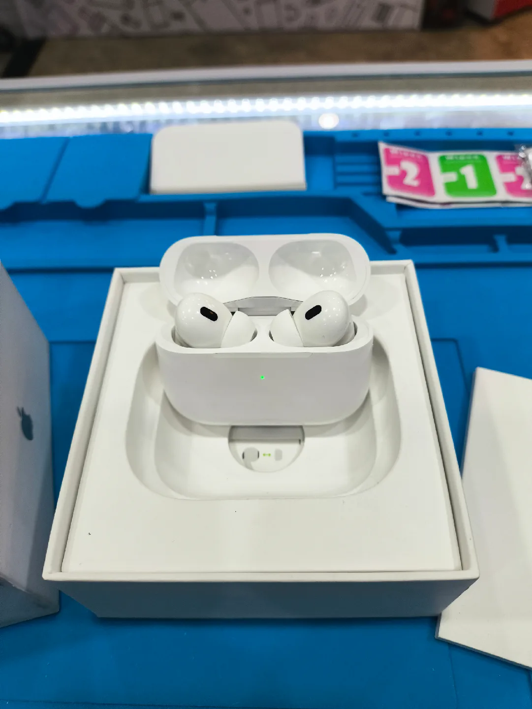 AirPods 2 Pro image indicator(3)