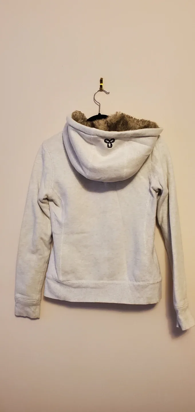 TNA Jacket image indicator(3)