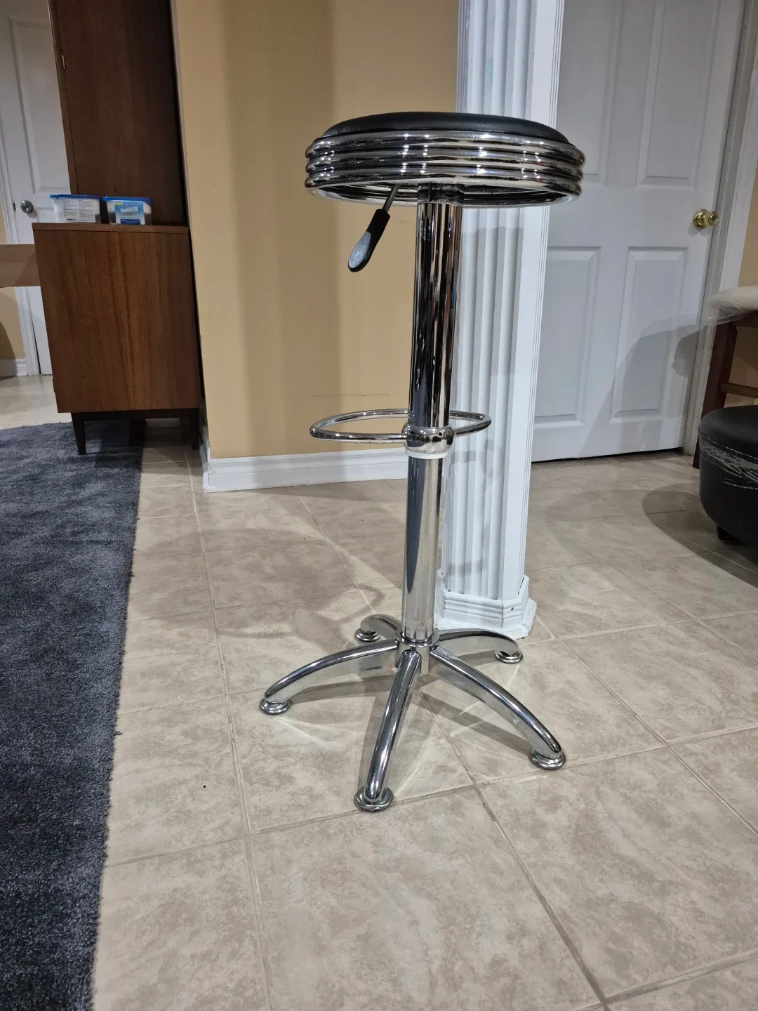 Retro Style Pub Table and 4 Stools - Black image indicator(6)