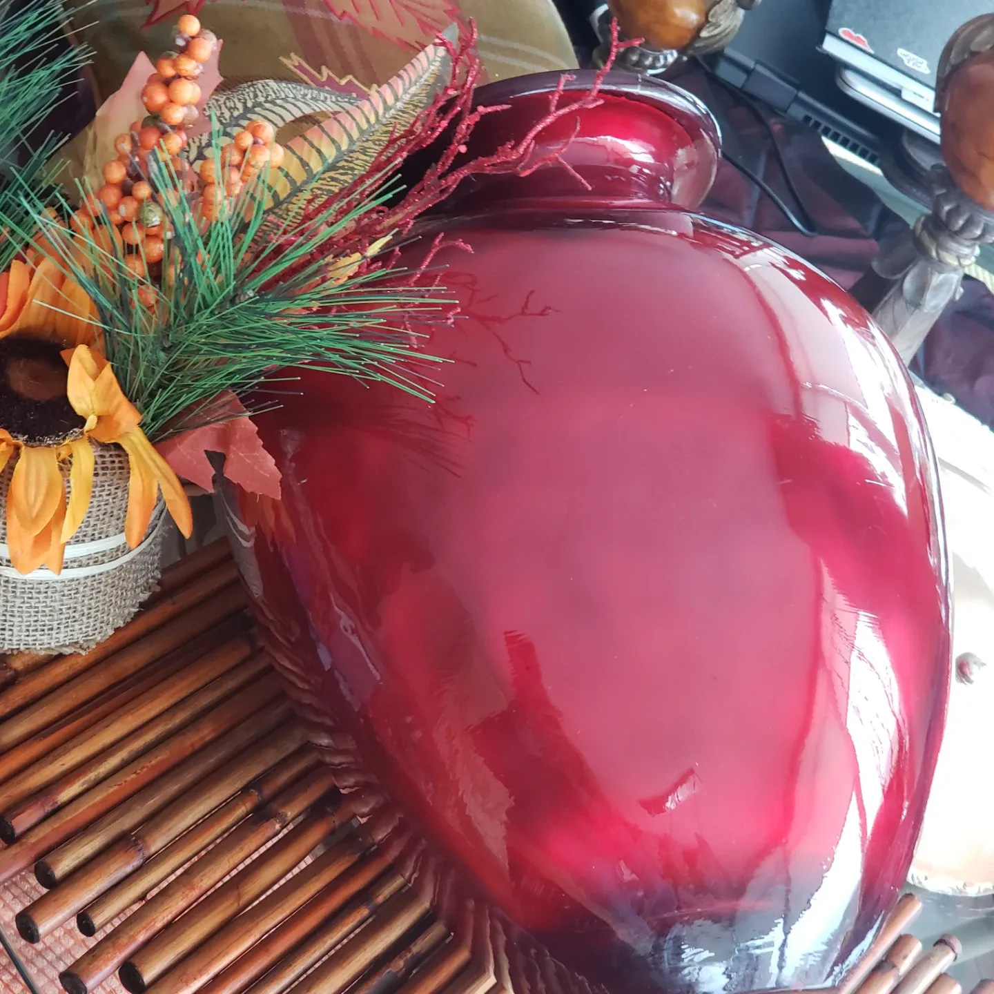 Large Red Decorative Vase image indicator(3)