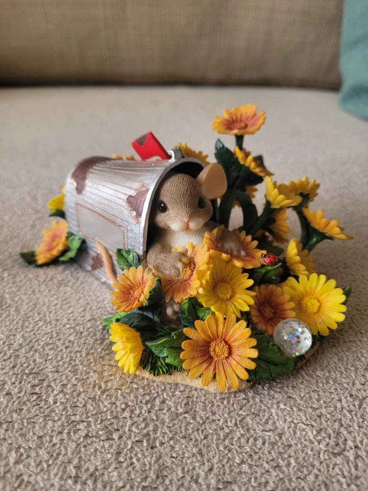 Charming Tails figures